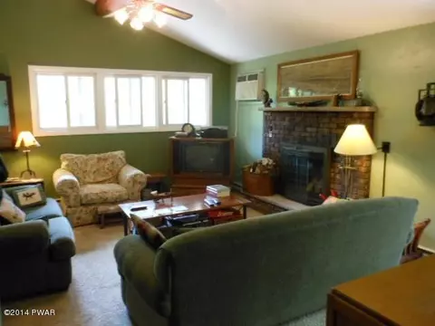 2370 Eagle Path, Bushkill, PA 18324 photo 12