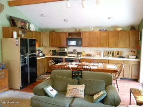 2370 Eagle Path, Bushkill, PA 18324 photo 8