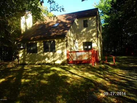 166 Ledgeway Dr, Dingmans Ferry, PA 18328 photo 1