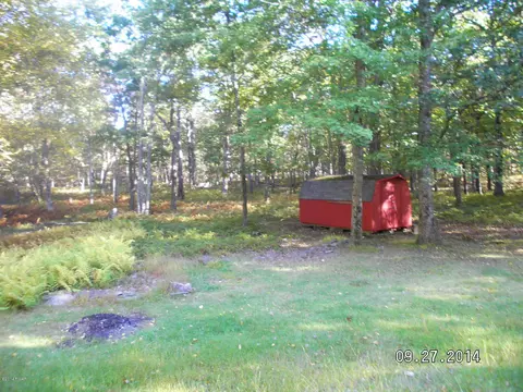 166 Ledgeway Dr, Dingmans Ferry, PA 18328 photo 8