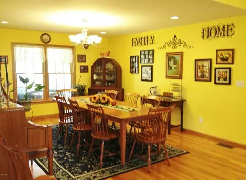 113 Apache Trl, Dingmans Ferry, PA 18328 photo 5