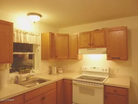 114 Starview Dr, Dingmans Ferry, PA 18328 photo 8