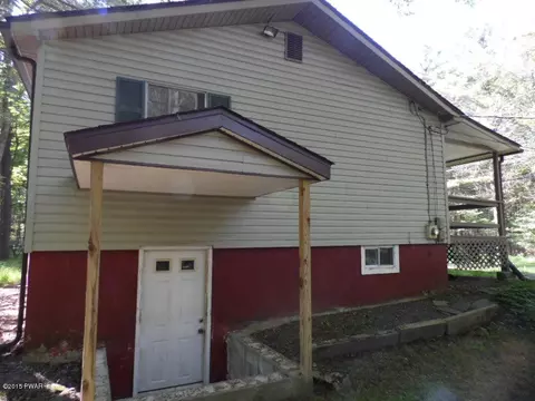 228 Doolan Rd, Dingmans Ferry, PA 18328 photo 3
