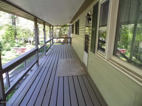 228 Doolan Rd, Dingmans Ferry, PA 18328 photo 4