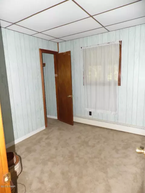 228 Doolan Rd, Dingmans Ferry, PA 18328 photo 12
