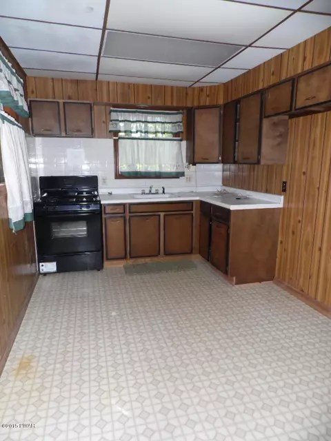 228 Doolan Rd, Dingmans Ferry, PA 18328 photo 9