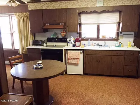 220 Dorys Rd, Dingmans Ferry, PA 18328 photo 7
