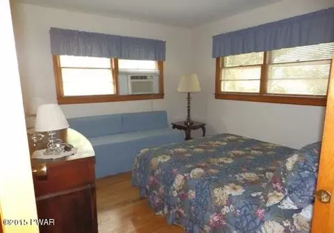 188 Outer Dr, Dingmans Ferry, PA 18328 photo 9