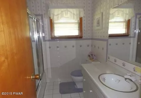 188 Outer Dr, Dingmans Ferry, PA 18328 photo 12