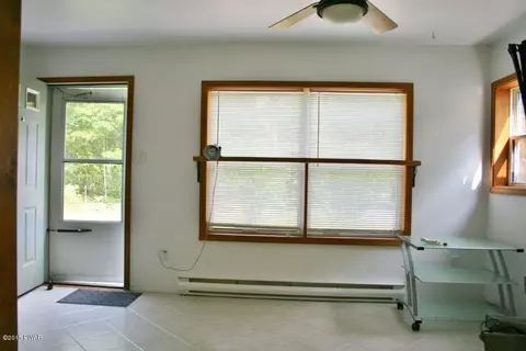 168 E Beaver Dam Rd, Tafton, PA 18464 photo 8
