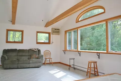 168 E Beaver Dam Rd, Tafton, PA 18464 photo 6
