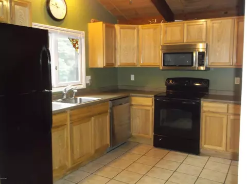 225 Marcel Dr, Dingmans Ferry, PA 18328 photo 2