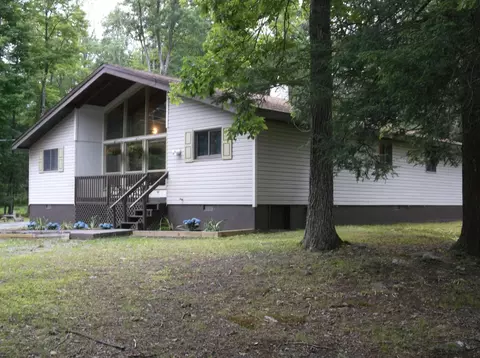 225 Marcel Dr, Dingmans Ferry, PA 18328 photo 16