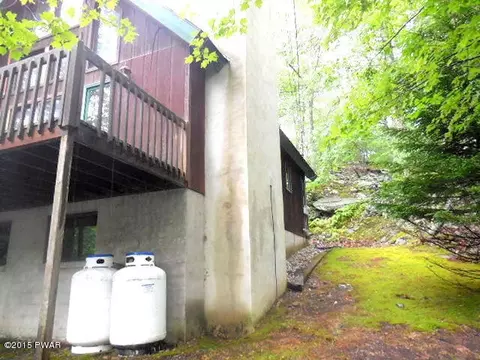 346 Saunders Dr, Bushkill, PA 18324 photo 13