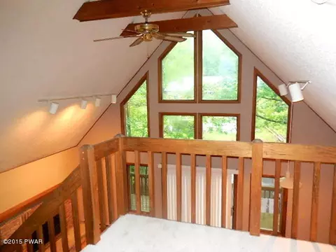 346 Saunders Dr, Bushkill, PA 18324 photo 6