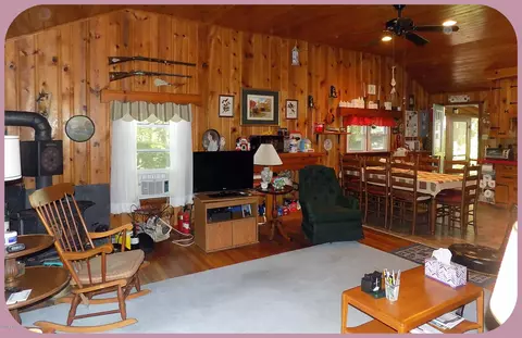 136 Black Bear Run, Paupack, PA 18451 photo 11