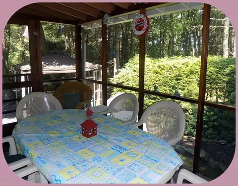 136 Black Bear Run, Paupack, PA 18451 photo 30