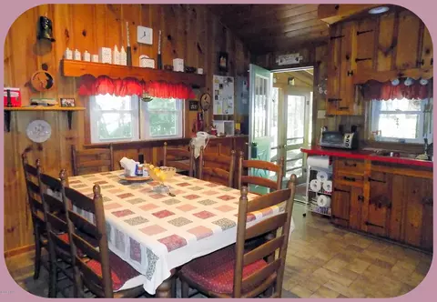 136 Black Bear Run, Paupack, PA 18451 photo 3