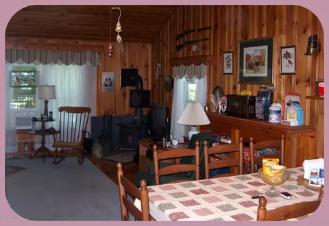 136 Black Bear Run, Paupack, PA 18451 photo 6