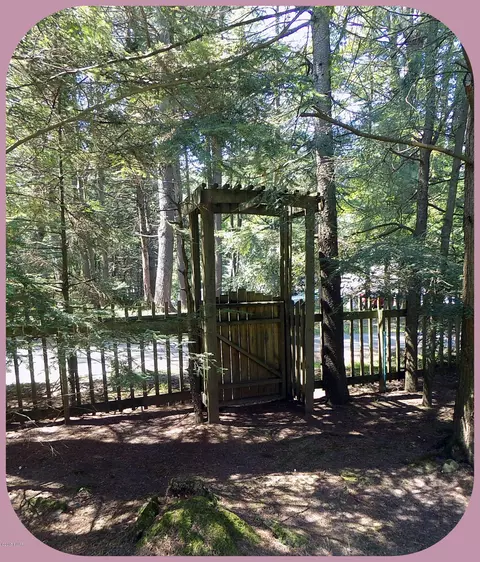 136 Black Bear Run, Paupack, PA 18451 photo 37