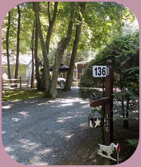 136 Black Bear Run, Paupack, PA 18451 photo 41