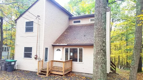113 Fairview Dr, Dingmans Ferry, PA 18328 photo 1