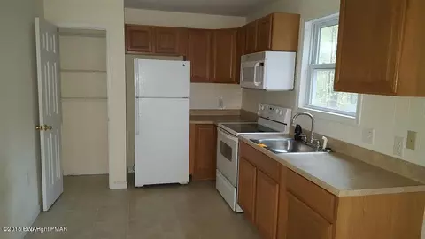 113 Fairview Dr, Dingmans Ferry, PA 18328 photo 5