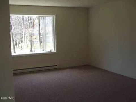 4809 W Pine Ridge Dr, Bushkill, PA 18324 photo 7