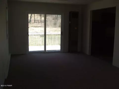 4809 W Pine Ridge Dr, Bushkill, PA 18324 photo 4