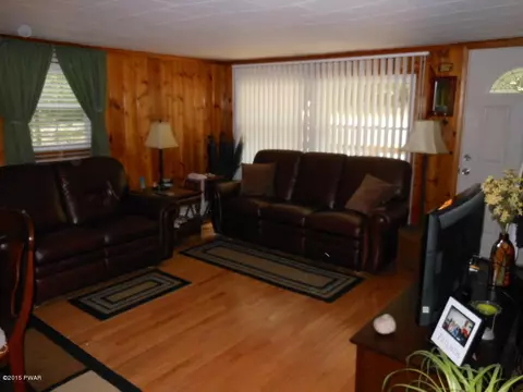 155 E Lakeview Dr, Dingmans Ferry, PA 18328 photo 7