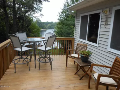155 E Lakeview Dr, Dingmans Ferry, PA 18328 photo 4