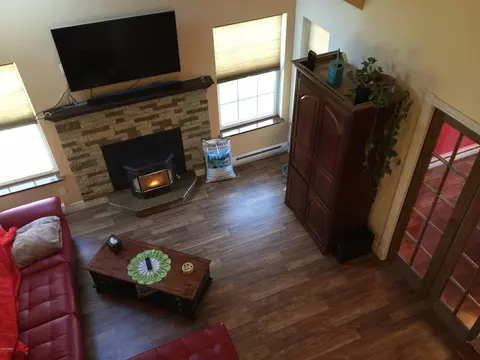 108 Sparrow Loop, Bushkill, PA 18324 photo 17
