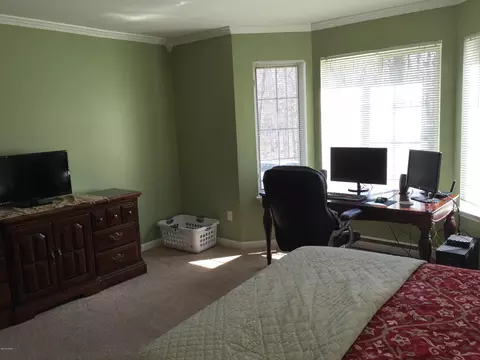 108 Sparrow Loop, Bushkill, PA 18324 photo 21