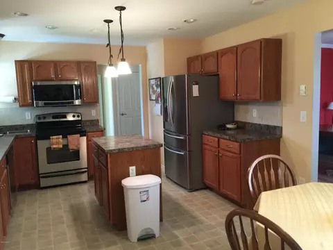 108 Sparrow Loop, Bushkill, PA 18324 photo 5