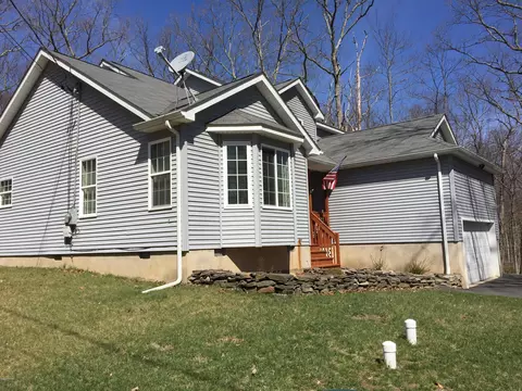 108 Sparrow Loop, Bushkill, PA 18324 photo 33