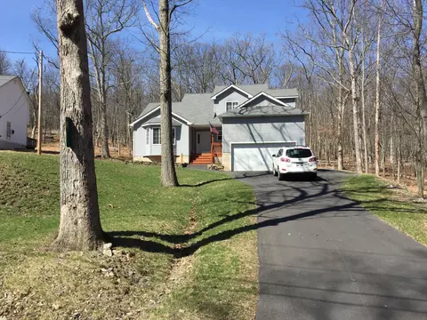 108 Sparrow Loop, Bushkill, PA 18324 photo 37