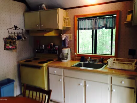 184 Spring Rd, Dingmans Ferry, PA 18328 photo 3