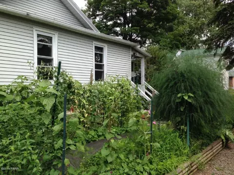376 Jackson St, Thompson, PA 18465 photo 7