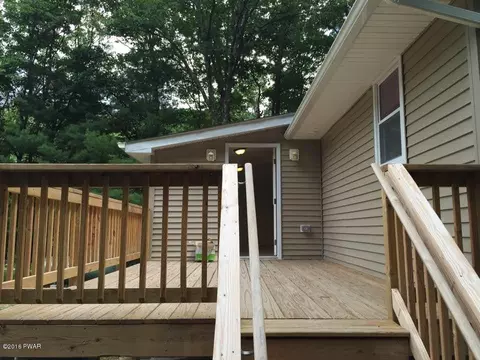 136 Doolan Rd, Dingmans Ferry, PA 18328 photo 12