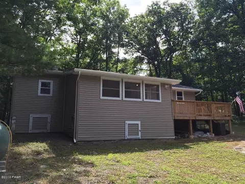 136 Doolan Rd, Dingmans Ferry, PA 18328 photo 13