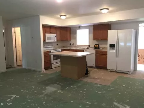 136 Doolan Rd, Dingmans Ferry, PA 18328 photo 3