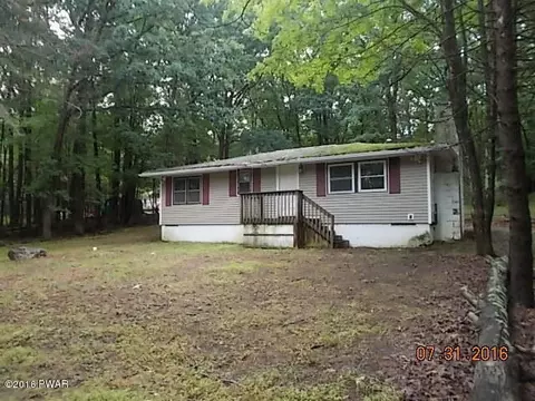 134 E Shore Dr, Dingmans Ferry, PA 18328 photo 1