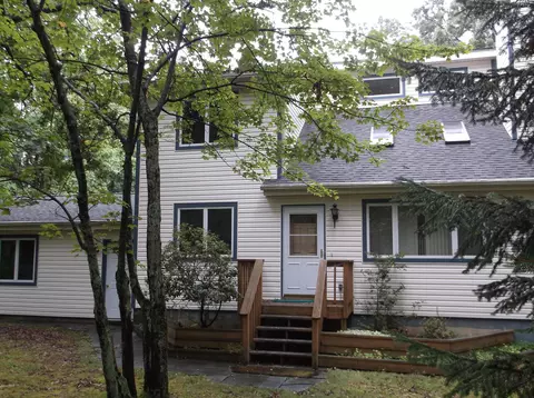 162 Doe Loop, Bushkill, PA 18324 photo 2