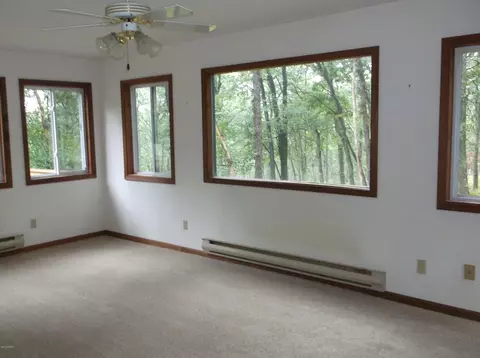 162 Doe Loop, Bushkill, PA 18324 photo 9