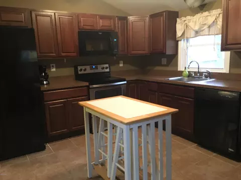 157 Spring Dr, Dingmans Ferry, PA 18328 photo 2