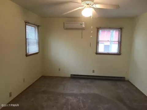 131 Fairview Dr, Dingmans Ferry, PA 18328 photo 9