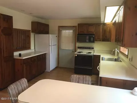 131 Fairview Dr, Dingmans Ferry, PA 18328 photo 7