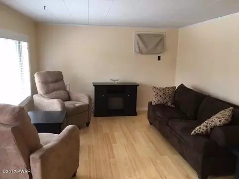 134 Outer Dr, Dingmans Ferry, PA 18328 photo 2