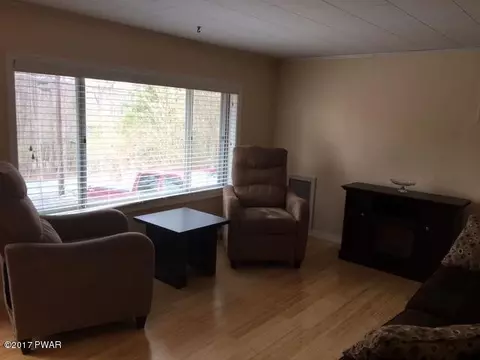 134 Outer Dr, Dingmans Ferry, PA 18328 photo 3