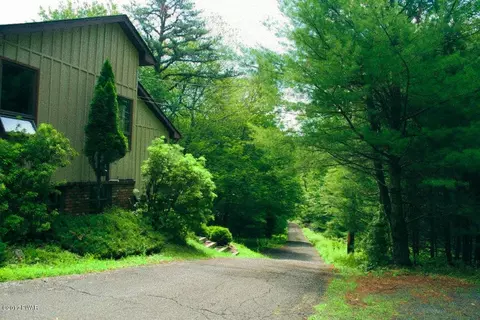 113 Windwards Ln, Dingmans Ferry, PA 18328 photo 50